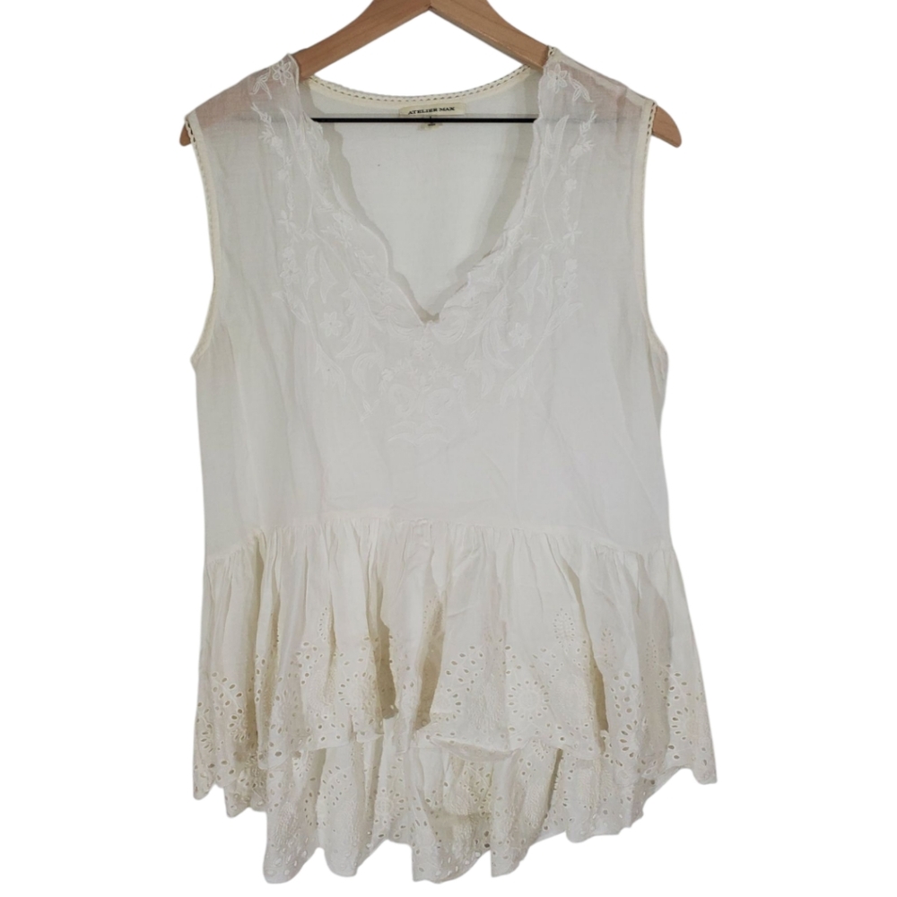 Elegant White Sleeveless Blouse